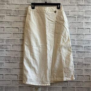 Women’s Universal Thread creamy white colored long denim skirt size 4